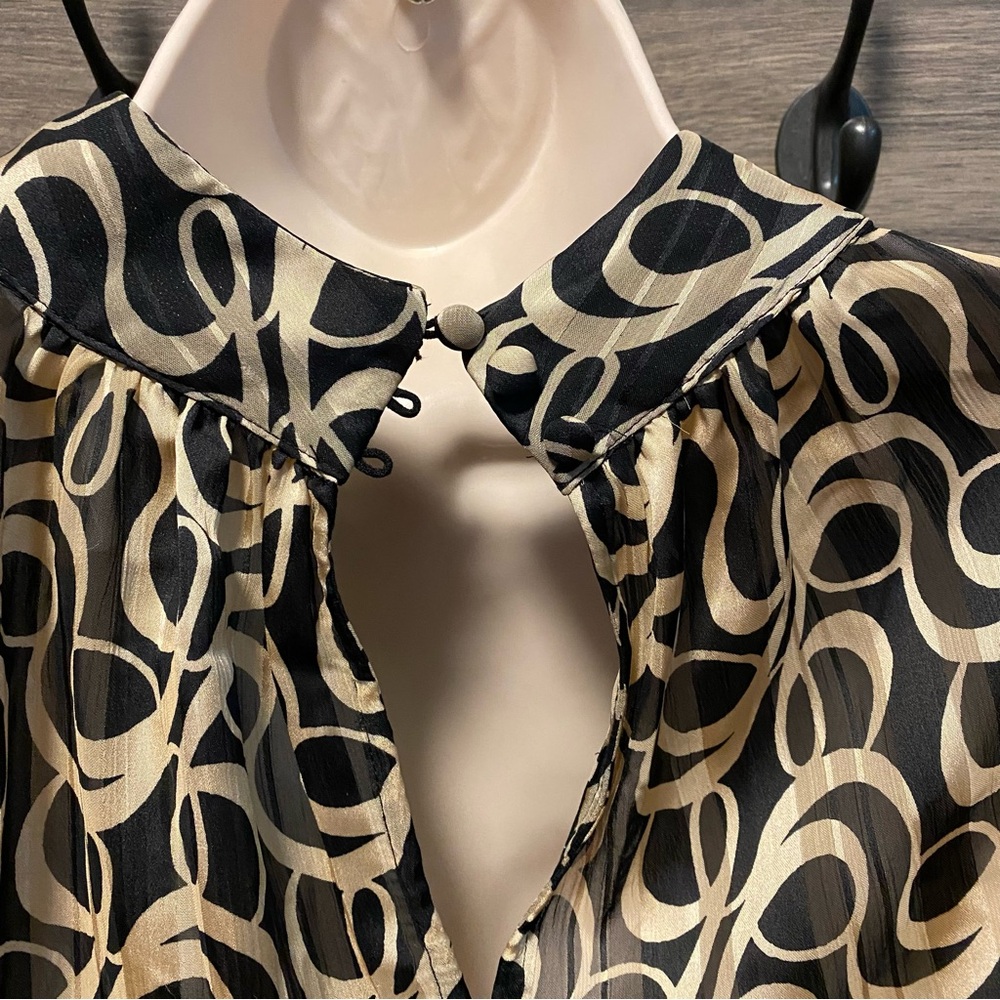 Beautiful long sleeve ladies blouse, NWT - Picture 3 of 4